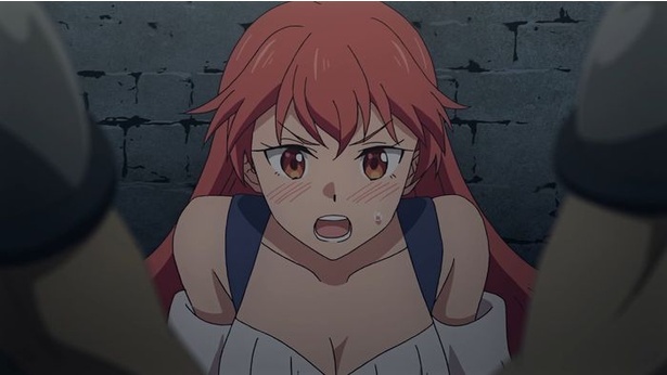 絡まれているところをシンに救われるマリア