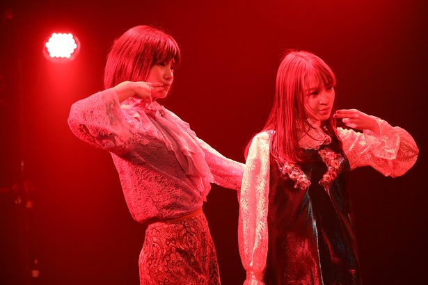 赤の流星ワンマンライブ「Into The Night 〜憂鬱な夜の夢〜」<夜の部>より
