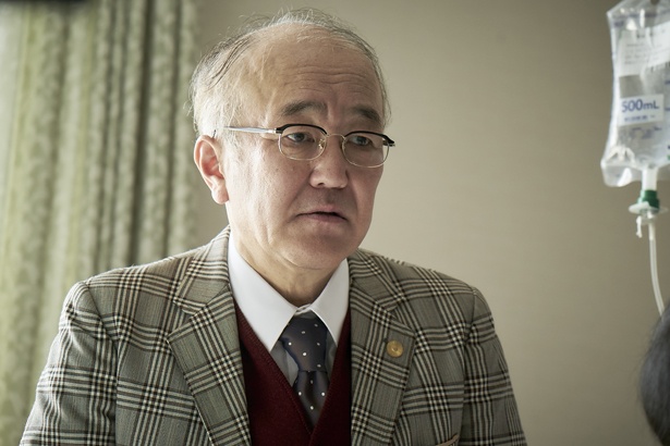 【写真を見る】初の弁護士役となる温水洋一。「犯人側はよくあるんですけどね(笑)」と現場で笑いを取っていた