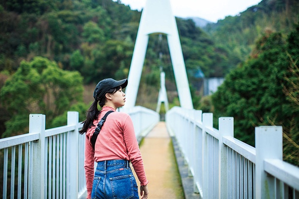 二丈渓谷 / 全長約100mのつり橋「加茂ゆらりんこ橋」がスタート地点