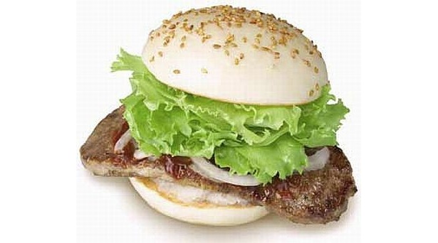 11/29にロッテリアから数量限定で発売された「はみだしステーキバーガー」（840円）