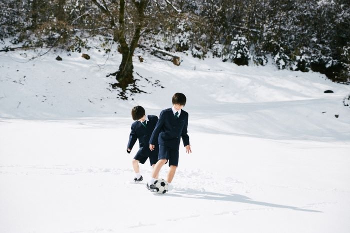 『僕はイエス様が嫌い』の舞台は、雪深い地方のミッション系の小学校