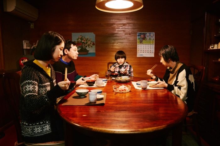 まさにこの食卓を、奥山監督と松本監督に囲んで対談してもらった