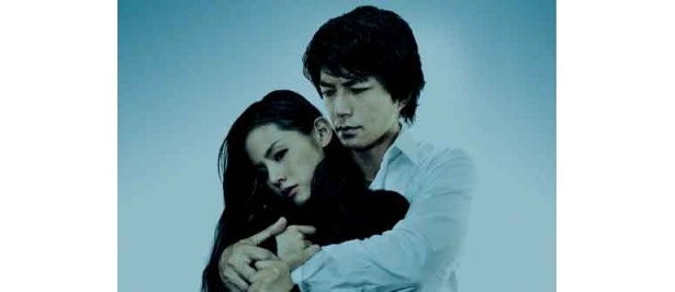 仲村トオル演じる主人公の元妻を演じる小西真奈美。孤独感とどこか妖艶な雰囲気を漂わせ、女優として新境地を見せる