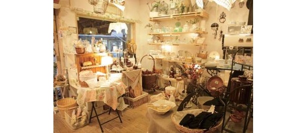 【写真】フレンチな雑貨屋さん「Marie 鎌倉店」では人気パンが買えちゃう！