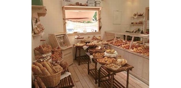 「Marie 伊豆店」の内観。生地そのもののおいしさを追求したパンが人気