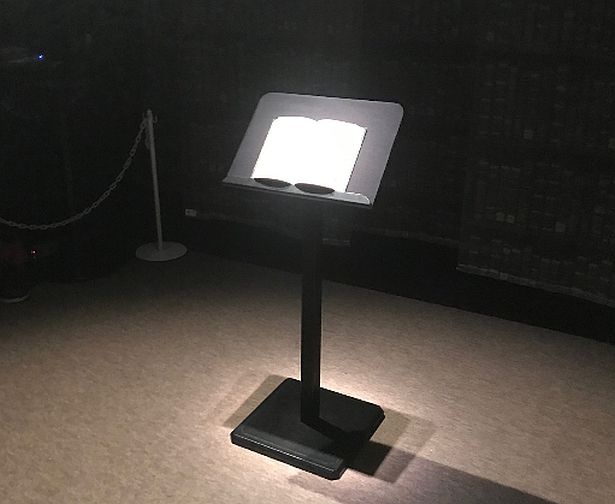 ワクワク感を煽る譜面台
