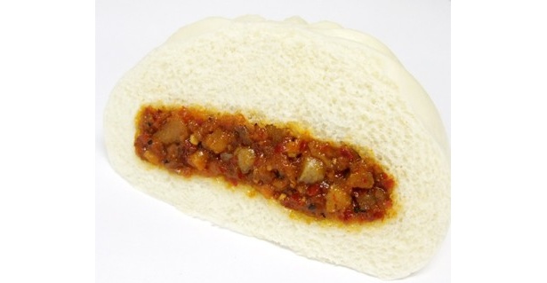 どちらかというと、クセになる辛さ。中具の鶏の軟骨やクワイ、タケノコの食感と、柔らかい生地との相性も、かなりいい