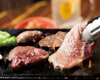 “いざ集え！肉食ピーポー”サクッと肉料理が楽しめる立ち飲み3選