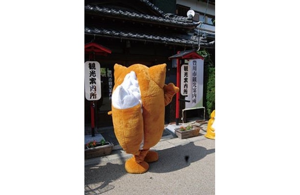 「いなりん」の背中