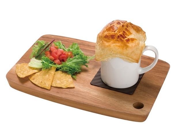 地元の名産のネマガリダケを入れた「雲海パイ包みスープ」(850円) /「SORA terrace cafe」