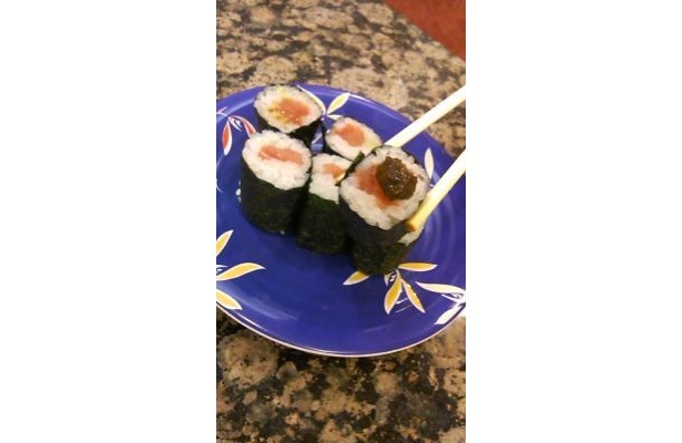 鉄火巻きに付けると…意外に合いました。ガリが一緒にくっついてきたような味わい
