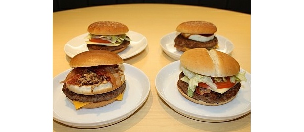 2010年に期間限定で発売されたマクドナルドの大型新シリーズ“Big America”。右上から時計回りにハワイアン・ニューヨーク・テキサス・カリフォルニア