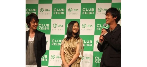 3人の仲の良さが伝わる会見