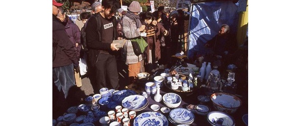 伝統の「世田谷ボロ市」は、12月15日(水)、16日(木)、2011年1月15日(土)、16日(日)に開催