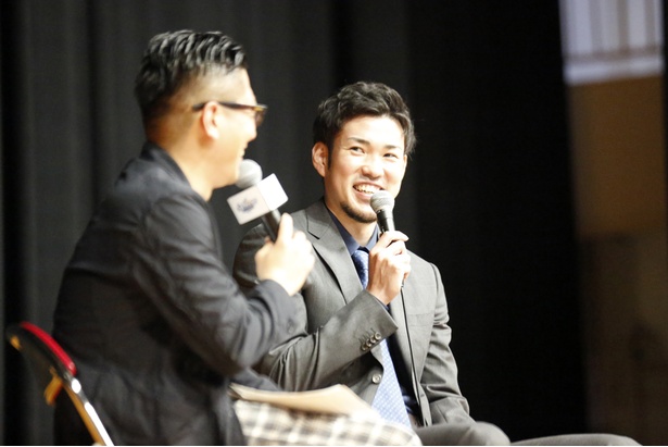金丸晃輔選手はシーホース三河のホームコートMCを務める小林拓一郎さんとトーク