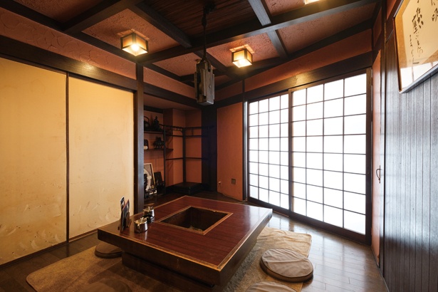 喫茶店では珍しい座敷席が人気。平日は予約も可