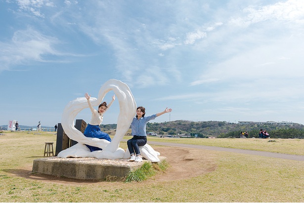 波戸岬 / 緑の芝と青い海を望む絶景