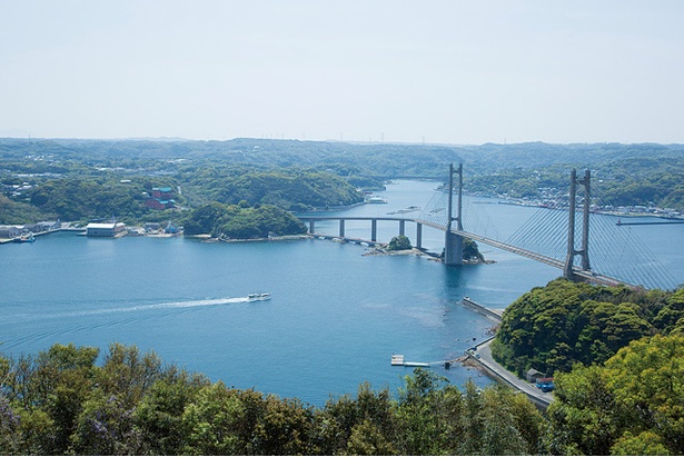 風の見える丘公園 / 展望台からは呼子大橋や玄界灘に浮かぶ松島などの景観が広がる