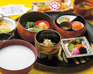 清水寺や祇園の近くで便利！京都旅のはじまりに食べたい専門店の絶品朝粥