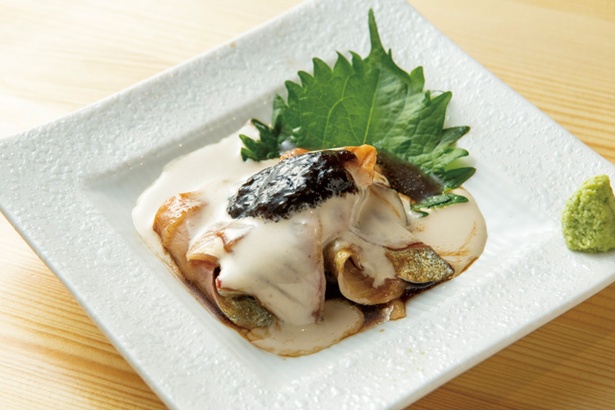 大重食堂 警固本店 / 「ゴマサバ」(590円)。練りゴマを和風ダシでのばしたクリーミーなタレ。サバの甘い脂とよく絡む