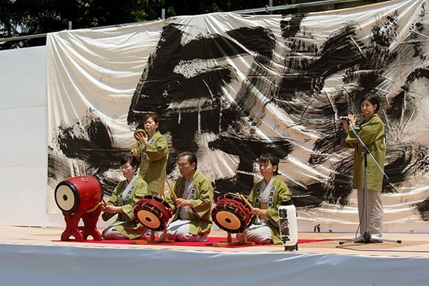 日比谷大江戸まつりでは伝統芸能のライブエンターテインメントも実施