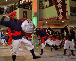 沖縄の夏を盛り上げるエイサーシーズン到来！沖縄県沖縄市で「エイサーナイト2019」開催