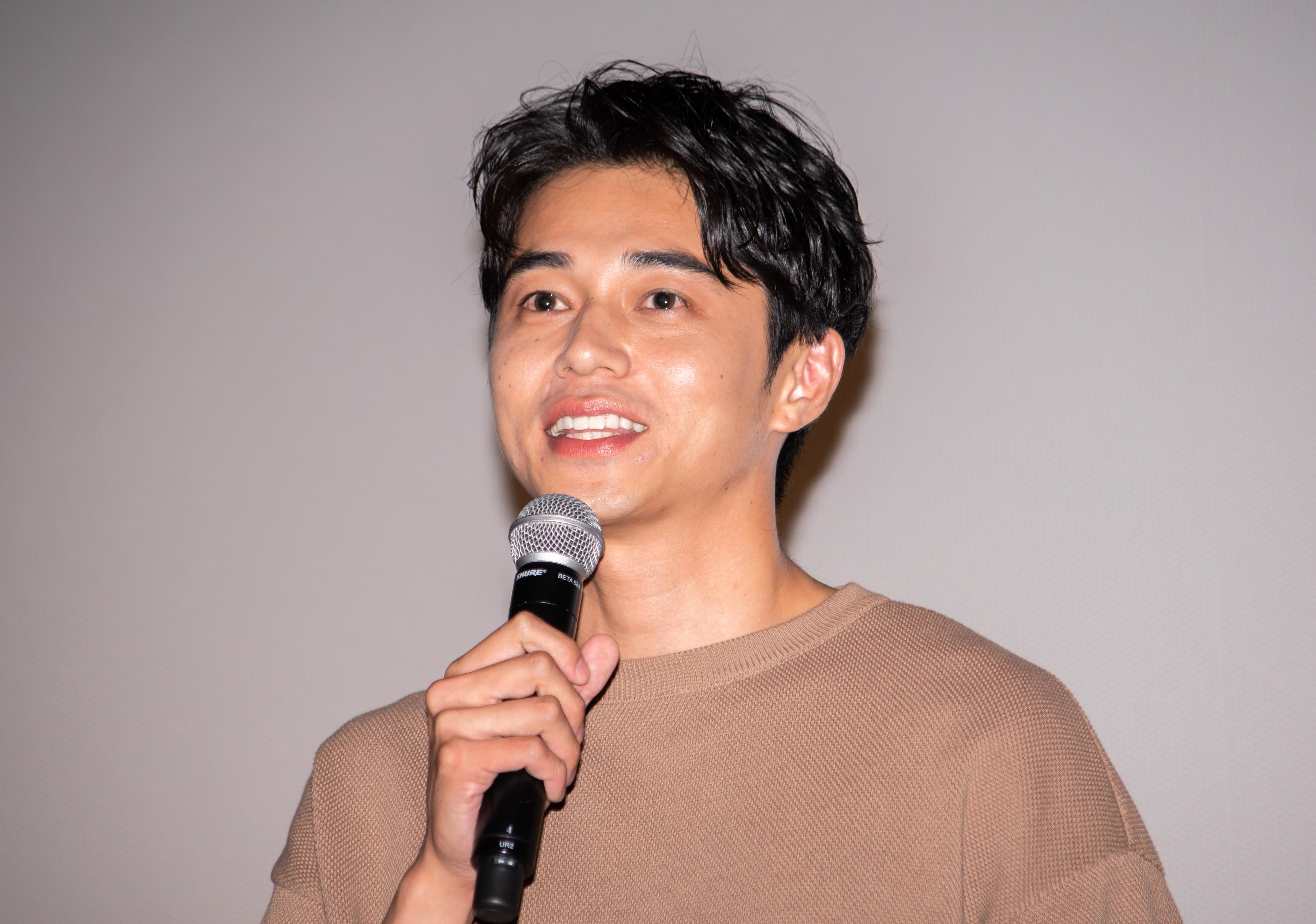 率先して小手をいじりまくっていた東出昌大「(第2弾には)五十嵐出ないんでしたっけ?」