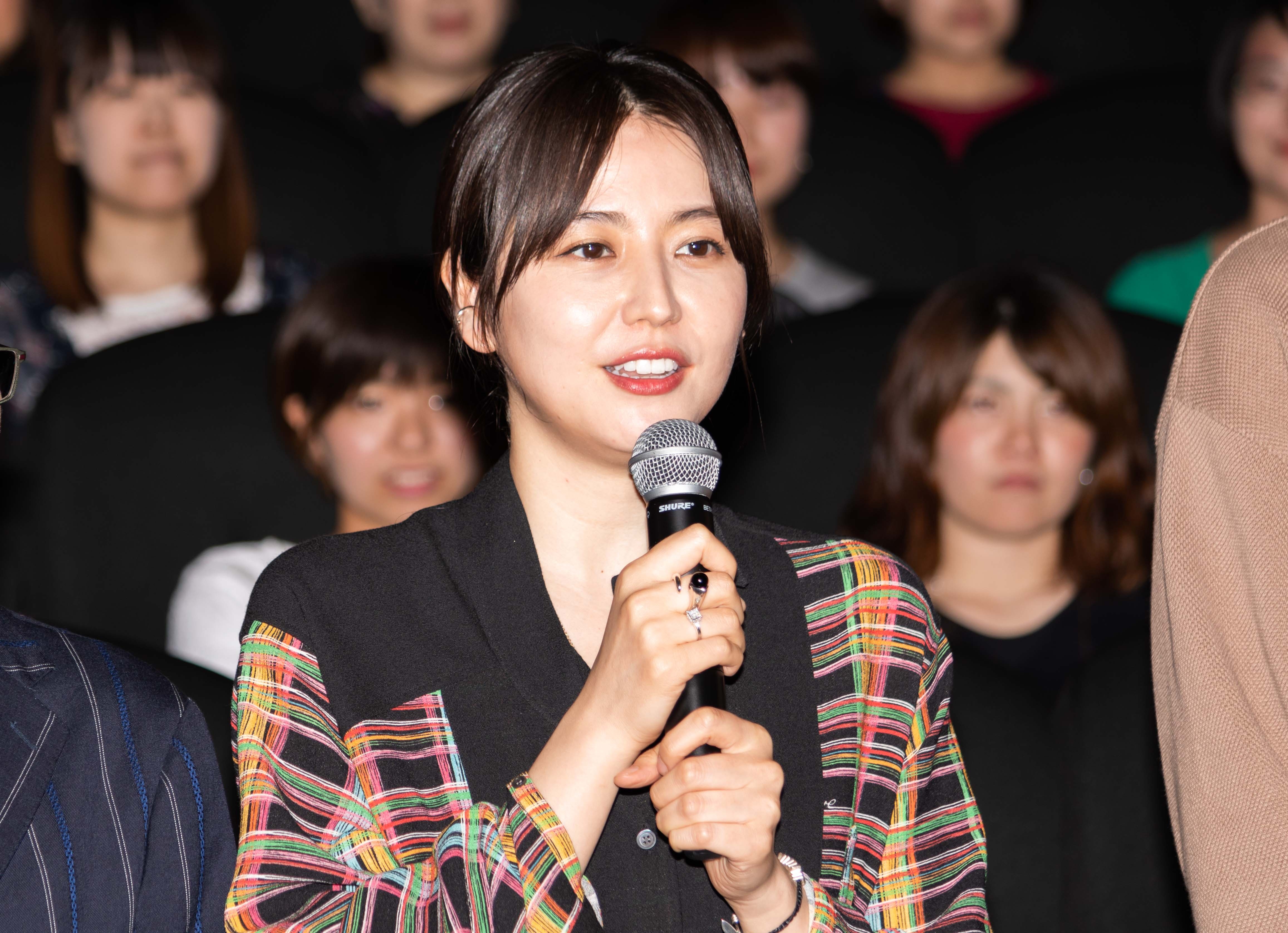 長澤は「頑張ってみんなでまた撮影したいと思います!」と意気込みを語った