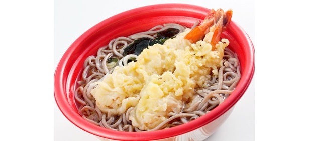 本格派ソバにワザあり！ 「レンジ海老天そば」(380円)/スリーエフ　※発売中