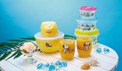 【写真を見る】左から「デザートグラス」、「アイスクリームメーカー」、「グラスセット」、「保存容器セット」