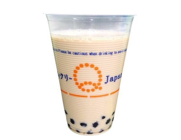 一番人気のシンプルなパールミルクティー ICE(360円)。タピオカは台湾産の無添加のもの/クィクリーJAPAN アメリカ村店