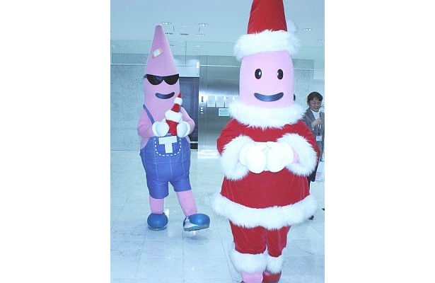 社内を闊歩するノッポン