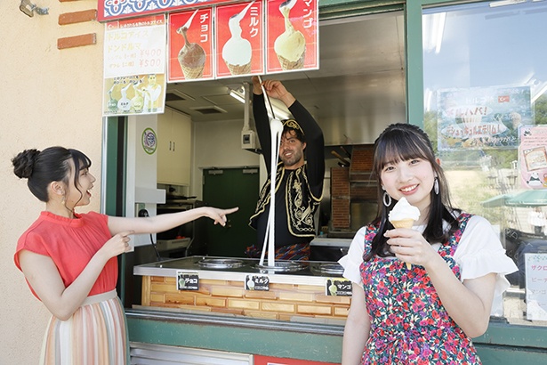 「アイス屋さんのパフォーマンスにびっくり！」(太田)