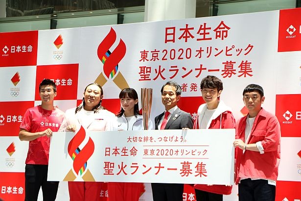 綾瀬はるか、ゆず(北川悠仁・岩沢厚治)、桐生祥秀選手、ロバートの秋山竜次らがフォトセッション