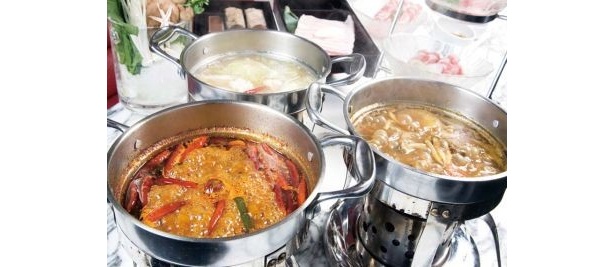 「牛すじカレー鍋」も人気の「鍋選人(ナベセンニン) 小鍋しゃぶしゃぶダイニング」(東京・渋谷)