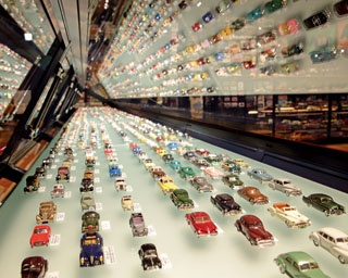 子供から大人まで楽しめる”トヨタ博物館”がリニューアル！約800台のミニカーがズラリ