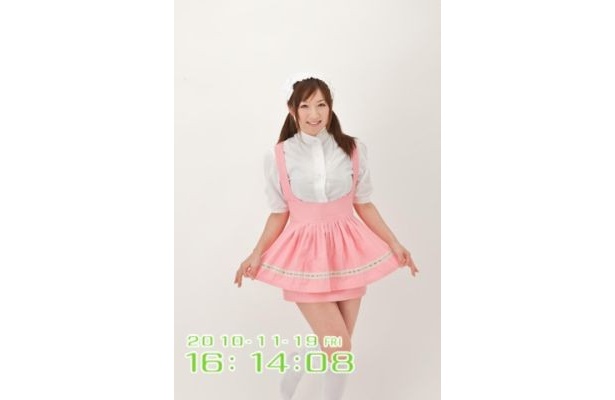 【画像】ウェイトレス姿の愛川ゆず季やバニーガールの安藤あいかなどはこちら！