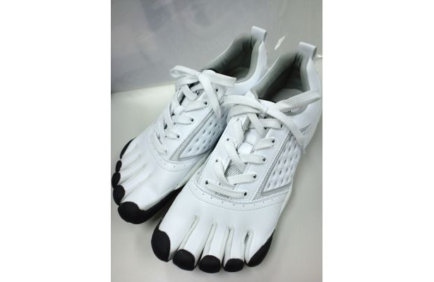 「Globe（m-1015）White×Black」
