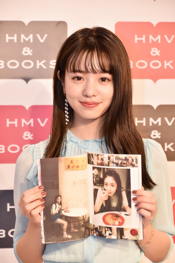 Seventeen専属モデルの横田真悠さんの、初めてのスタイルブック『＃まゆうだけ』の発売イベントが開催