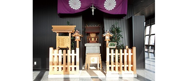 東京タワーの大展望台にあるタワー大神宮。恋愛成就と合格祈願にご利益がある