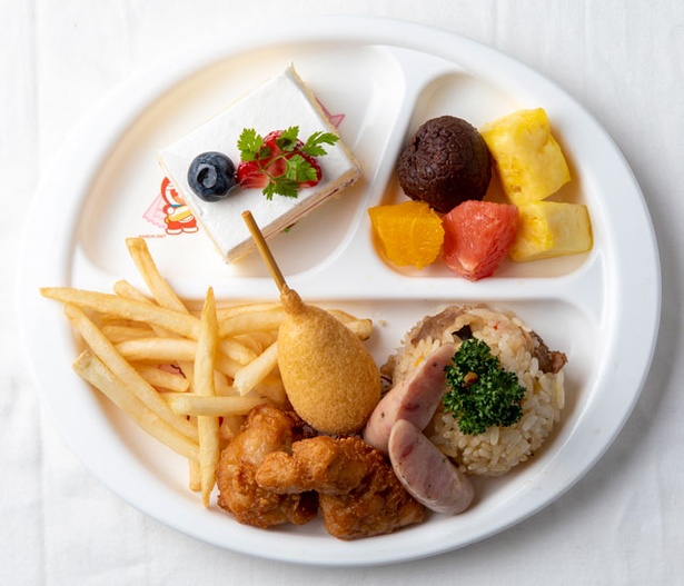 ホテル日航福岡 カフェレストラン セリーナ / アメリカンドッグも唐揚げも子供に食べやすいサイズ。いろんな種類を味わおう※写真はイメージ