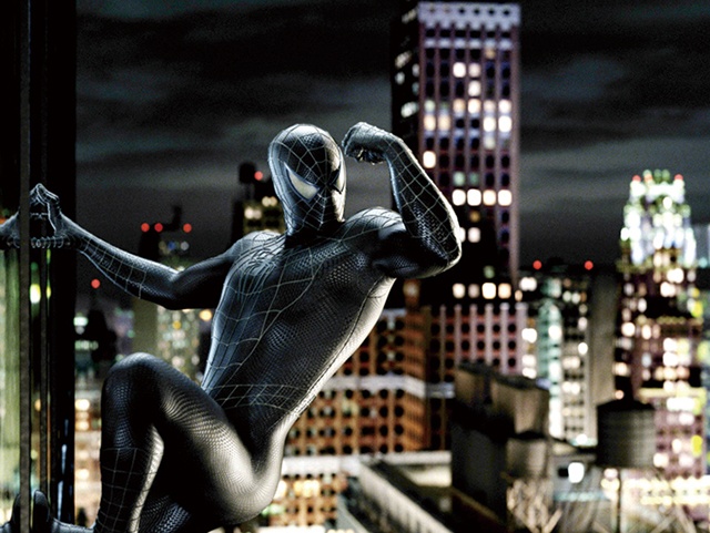 宇宙生命体ヴェノムに寄生され、お馴染みの赤青スーツが真っ黒に変わった『スパイダーマン3』