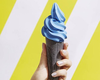 植物性100%の“真っ青なソフトクリーム”が「ソフトクリームの日」に発売開始