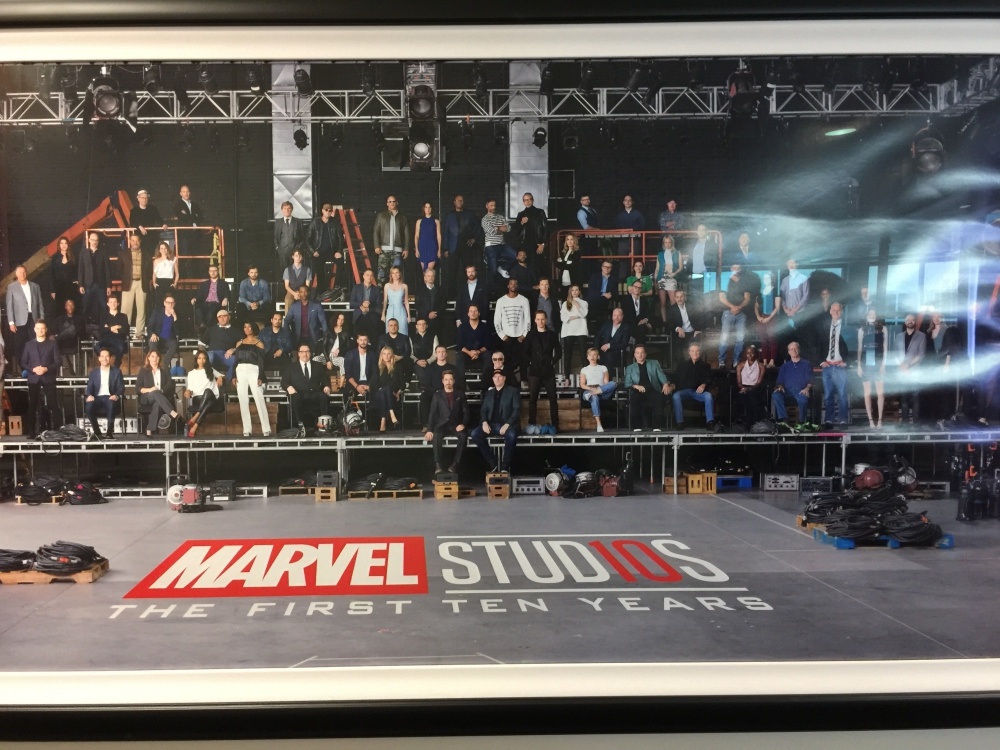 マーベル・スタジオ10周年時のキャストが集まった写真も
