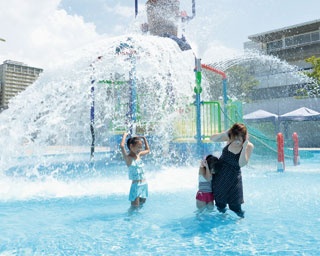 プールとスライダーが大充実！駅近で小さい子連れも嬉しい「ウォーターパーク デカパトス in Rokko Island」