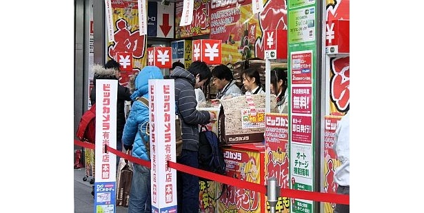 店舗前に設置されたレジの様子