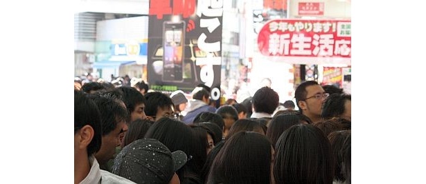 会場はカナリアのショートコントが見られるとあって大賑わいとなった