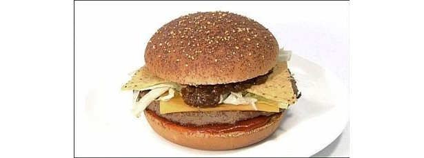 「マイアミバーガー」は「タコス」がそのままハンバーガーになったような一品！