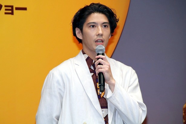 主人公シンバ役の賀来賢人